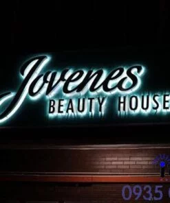 Mẫu Bảng hiệu gắn chữ nổi Alu kết hợp đèn