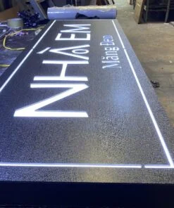 Làm Bảng Hiệu Alu - Mica chữ nổi, đèn LED các loại TPHCM Bảng alu đen nhám