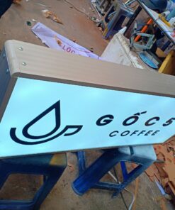 Hộp đèn hình chữ nhật nổi bật z1656988225738 ba9fe82a8e134ad27e407dbdde43001b