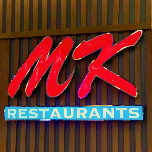 Chữ nổi mica viền inox gắn đèn LED bảng hiệu MK Restaurants