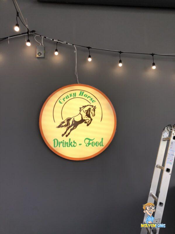 hộp đèn hút nổi 