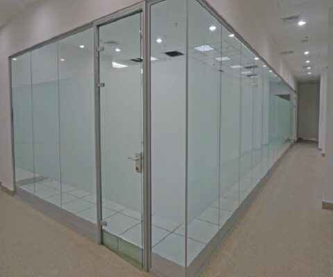 Tạo điểm nhấn cho không gian với decal dán kính cửa ra vào Decal dán kính cửa ra vào