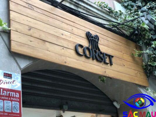 Bảng hiệu quảng cáo 