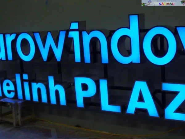 Chữ nổi Mica có đèn led giá trị nổi bật trong quảng cáo