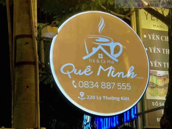 BIỂN QUẢNG CÁO TREO TƯỜNG ĐẸP UY TÍN CHẤT LƯỢNG Yếu tố quyết định một biển quảng cáo đẹp - Vì sao cần đầu tư?