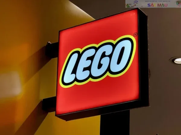 Hộp đèn mica quảng cáo là gì? Mẫu biển quảng cáo ựa chuộng nhất hiện nay