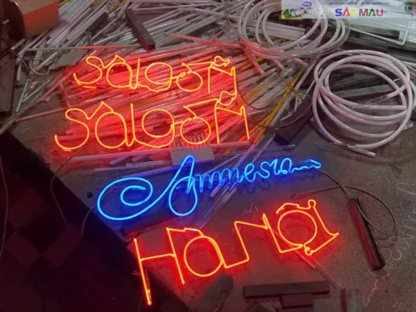 BẢNG HIỆU LED SÀI GÒN ∣ GIÁ TỐT ∣ HÀNG CHẤT LƯỢNG Bảng quảng cáo led neon sign ưu điểm chiếu sáng mặt chữ ấn tượng