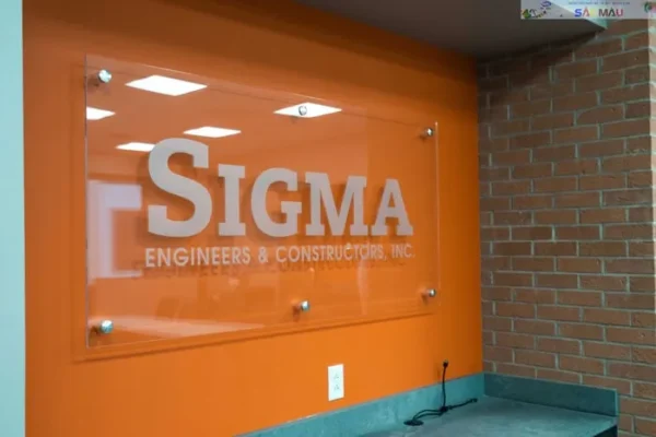 Bảng hiệu mica không bị gỉ sét đang được nhiều người lựa chọn