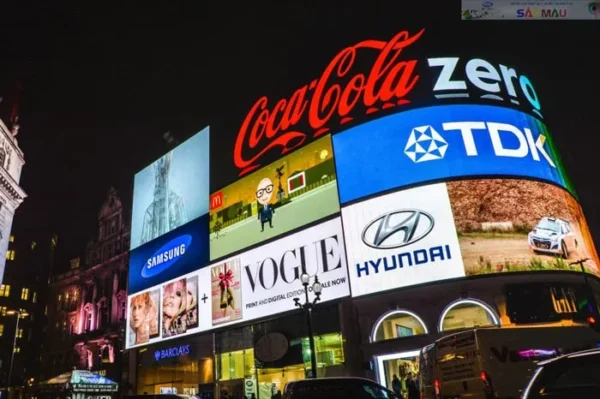 Làm bảng hiệu quảng cáo nổi bật đi vào tiềm thức của khách hàng