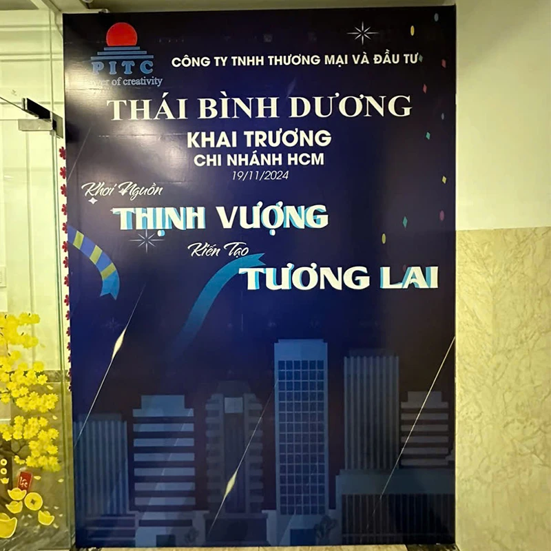 Thiết Kế Backdrop Chuyên Nghiệp - Bí Quyết Nâng Tầm Sự Kiện Của Bạn Backdrop sự kiện Tập đoàn Thái Bình Dương – thiết kế tone xanh đen sang trọng, slogan "Thịnh vượng tương lai", thi công bởi Quảng Cáo Sắc Màu.
