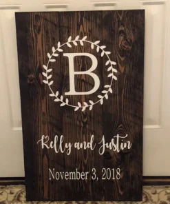 Bảng hiệu gỗ khắc laser logo chữ B phong cách vintage cho quán cà phê