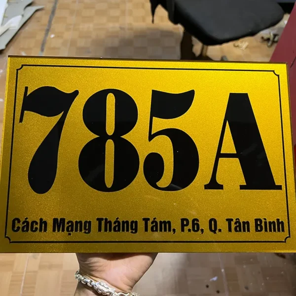 Địa chỉ làm biển số nhà Bình Thạnh giá rẻ, nhanh, chất lượng Bảng số nhà 785A màu vàng đen theo mẫu nhà nước quy định