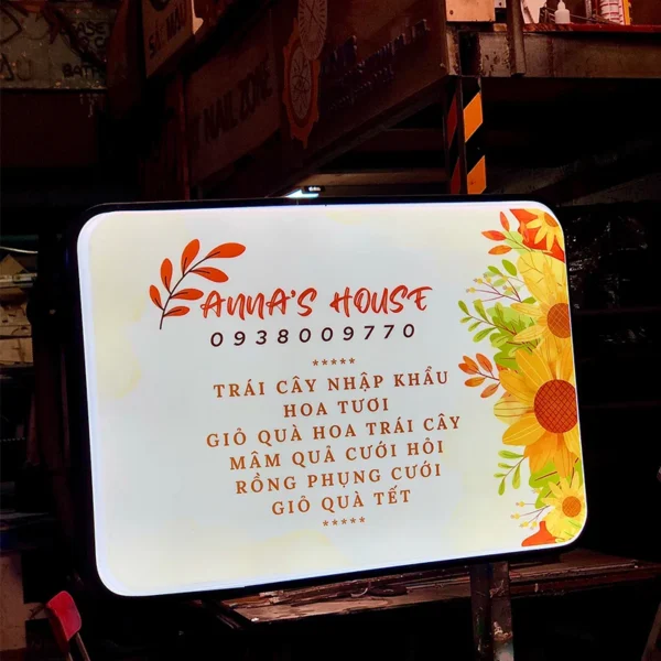 BẢNG HIỆU HỘP ĐÈN TẠI SÀI GÒN ∣ HÀNG ĐẸP GIÁ TỐT Hộp đèn mica hút nổi thiết kế phong cách vintage tại Anna's House