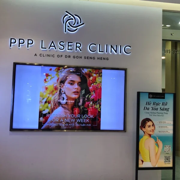 Bảng hiệu hộp đèn siêu mỏng cao cấp lắp đặt trong phòng khám thẩm mỹ