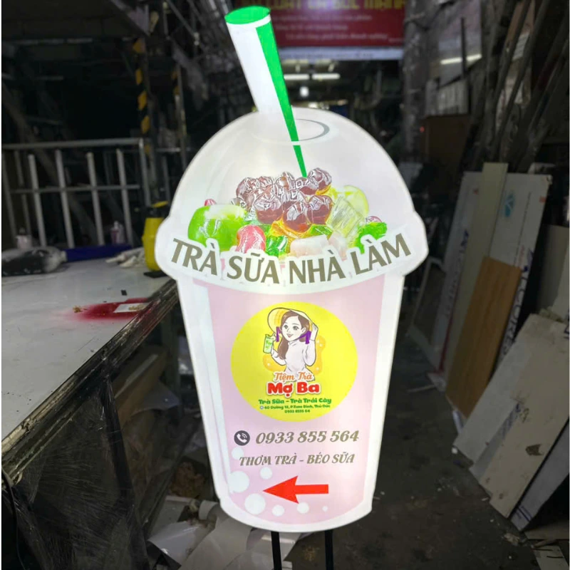 Hộp Đèn Mô Hình - Sự Kết Hợp Hoàn Hảo Giữa Ánh Sáng Và Nghệ Thuật Hộp đèn quảng cáo Trà Sữa Nhà Làm thiết kế ly trà sữa bắt mắt