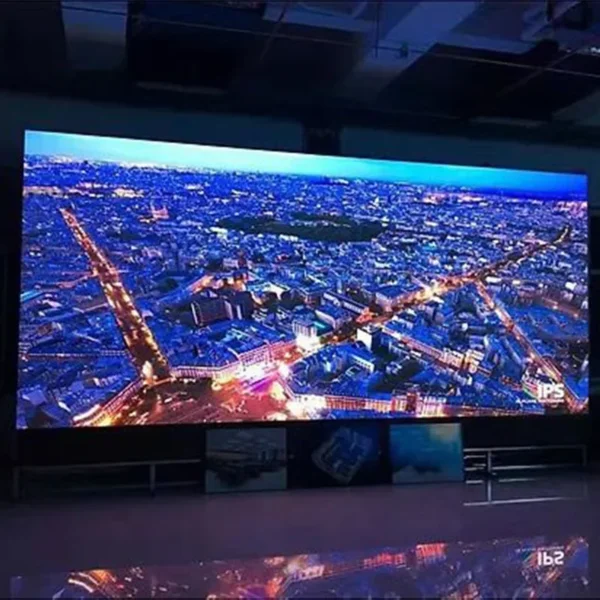 Màn hình Led ma trận full color hiển thị hình ảnh thành phố vào ban đêm